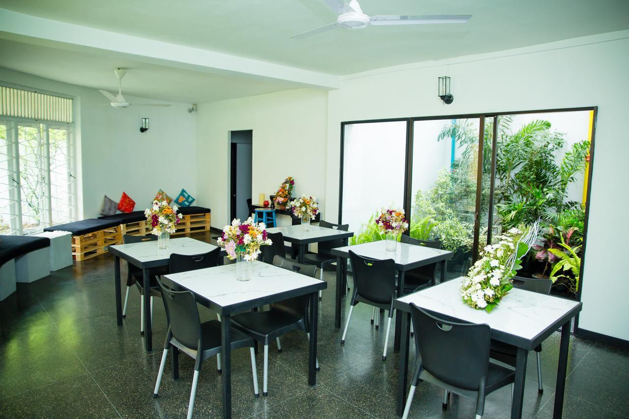 Tuk Tuk Hostels Colombo Exterior photo