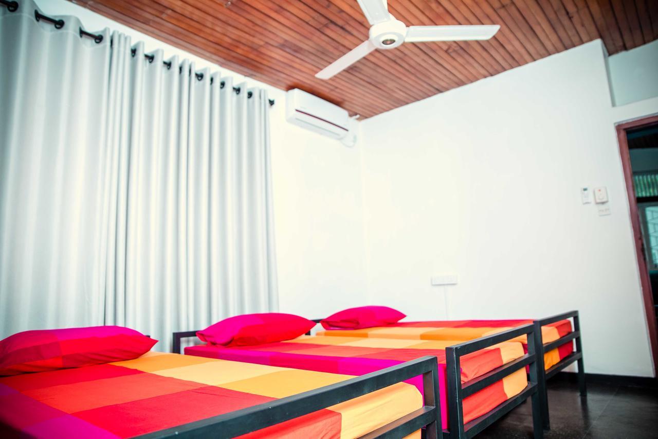 Tuk Tuk Hostels Colombo Exterior photo