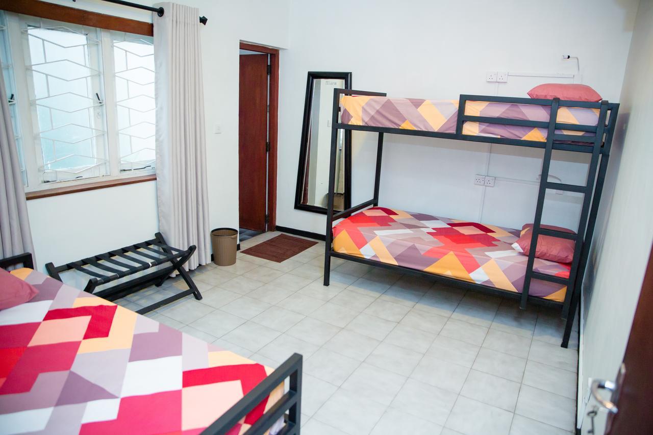 Tuk Tuk Hostels Colombo Exterior photo