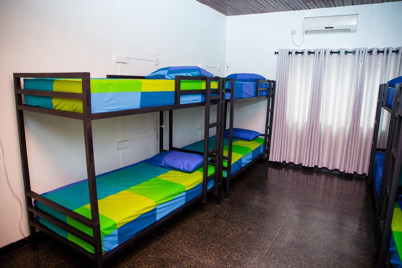 Tuk Tuk Hostels Colombo Exterior photo